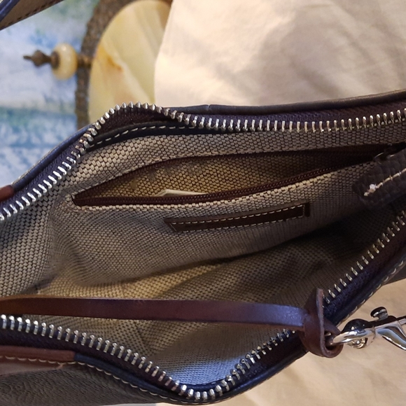 Dooney and Burke small hobo purse great condition , tags in pockets leather - Picture 10 of 12